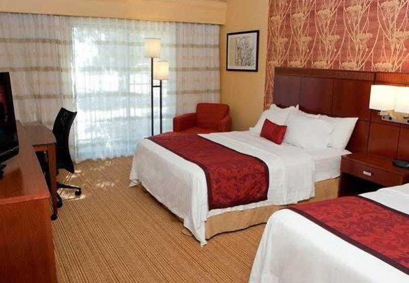 Courtyard By Marriott Champaign Hotel Luaran gambar